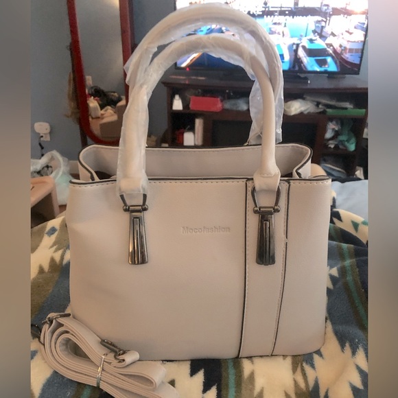 Belks Bags Nwt Belks Off White Leather Handbag Tote And Crossbody